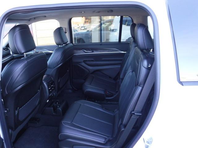 2023 Jeep Grand Cherokee GRAND CHEROKEE L LIMITED 4X4