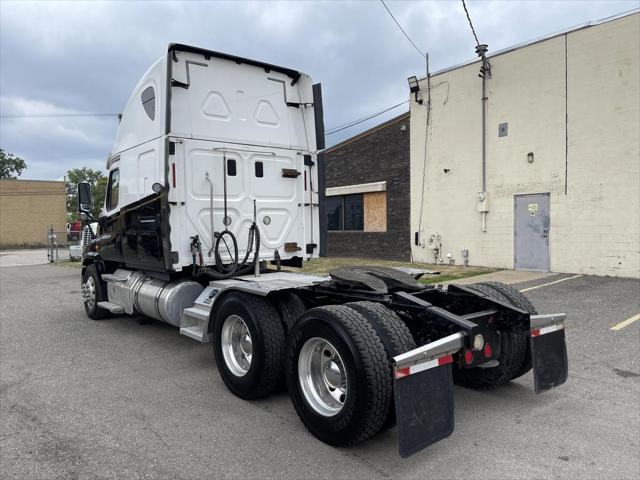 2014 Freightliner Cascadia CA125SLP Sleeper