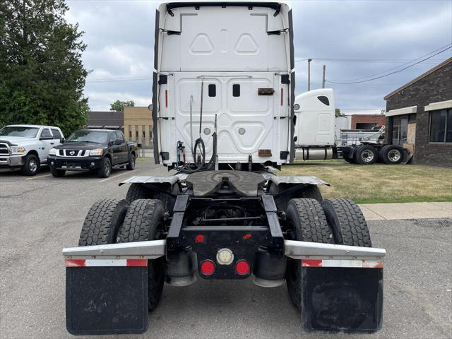 2014 Freightliner Cascadia CA125SLP Sleeper