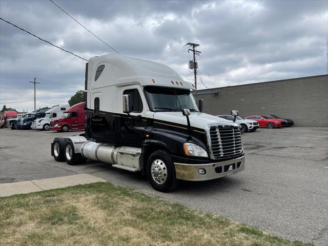 2014 Freightliner Cascadia CA125SLP Sleeper