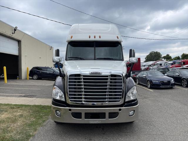2014 Freightliner Cascadia CA125SLP Sleeper