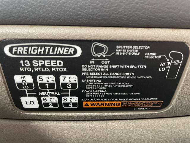 2014 Freightliner Cascadia CA125SLP Sleeper