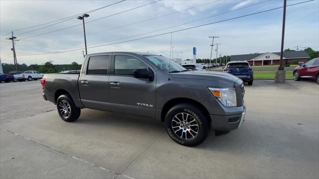 2021 Nissan TITAN Crew Cab SV 4x4