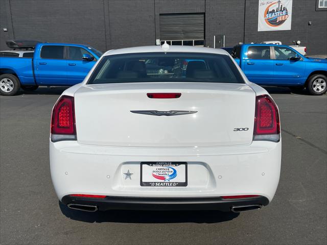 2022 Chrysler Chrysler 300 300 TOURING L