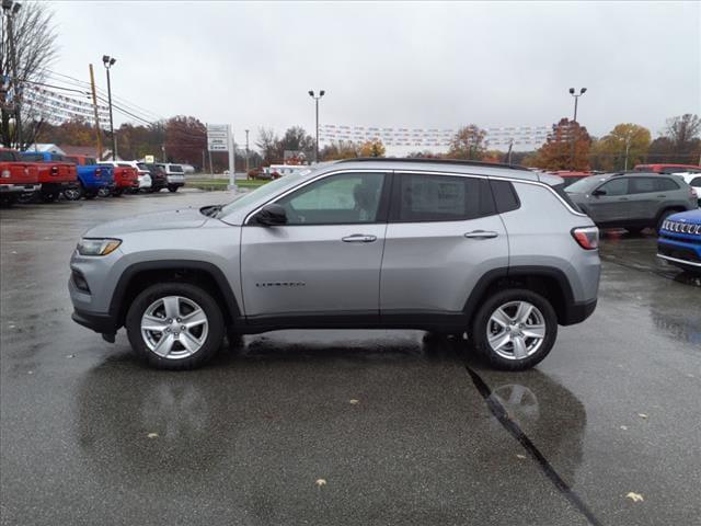 2022 Jeep Compass COMPASS LATITUDE 4X4