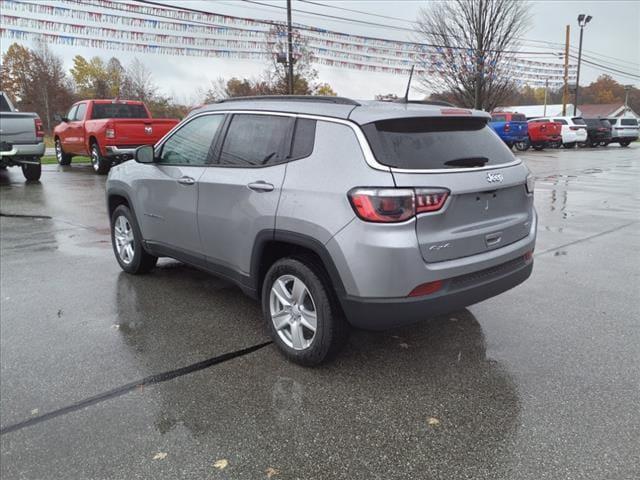 2022 Jeep Compass COMPASS LATITUDE 4X4