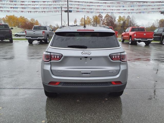 2022 Jeep Compass COMPASS LATITUDE 4X4