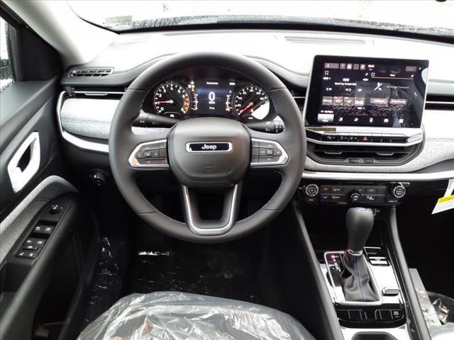 2022 Jeep Compass COMPASS LATITUDE 4X4