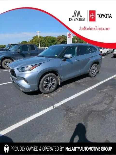 2020 Toyota Highlander XLE for sale in Columbia, MO