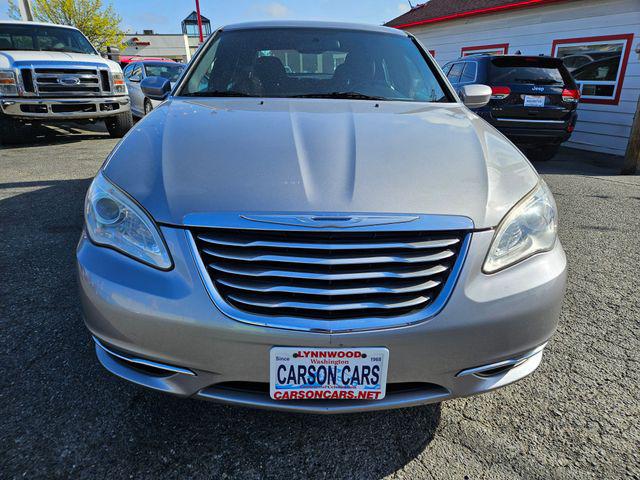 2014 Chrysler 200 LX