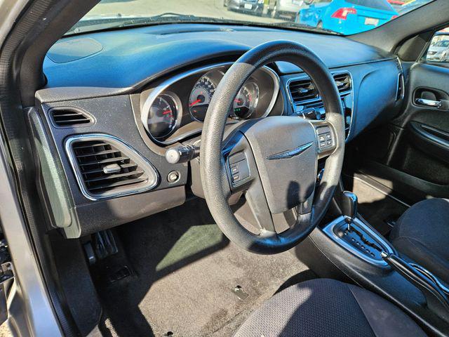 2014 Chrysler 200 LX