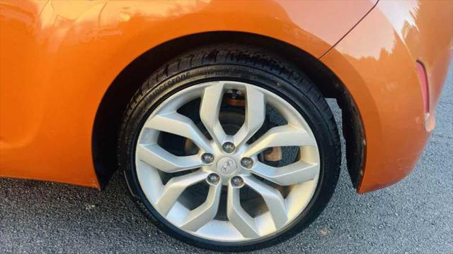 2013 Hyundai Veloster Base w/Black
