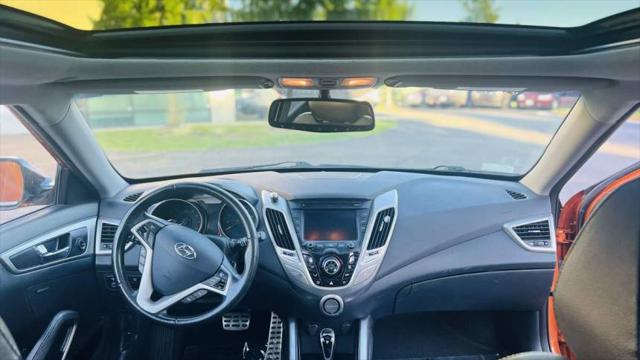 2013 Hyundai Veloster Base w/Black