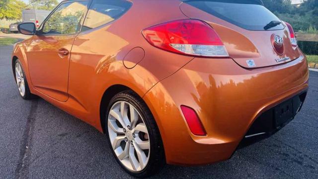 2013 Hyundai Veloster Base w/Black