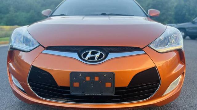 2013 Hyundai Veloster Base w/Black