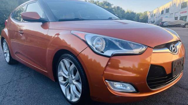 2013 Hyundai Veloster Base w/Black