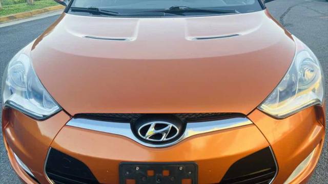 2013 Hyundai Veloster Base w/Black