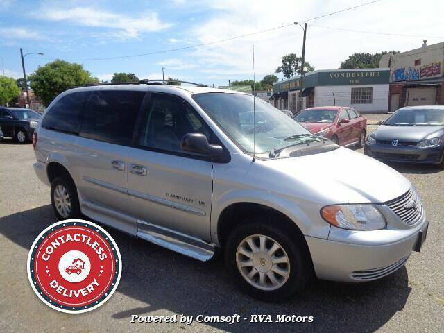 2003 Chrysler Town & Country LX