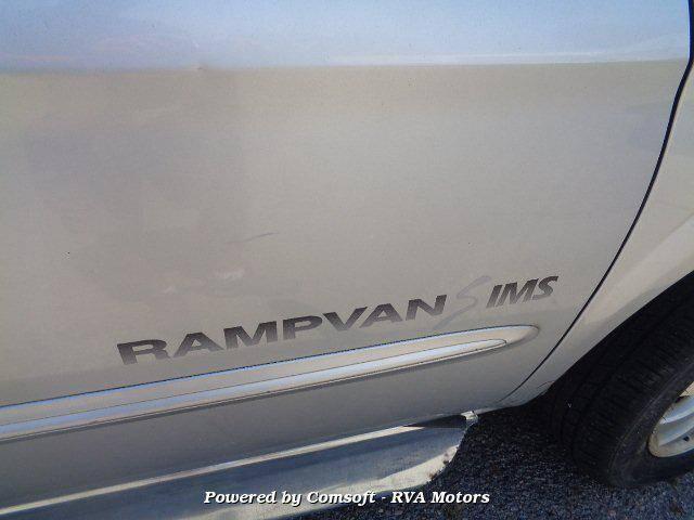 2003 Chrysler Town & Country LX