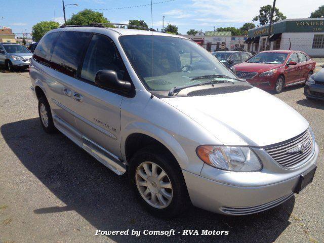 2003 Chrysler Town & Country LX