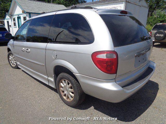 2003 Chrysler Town & Country LX