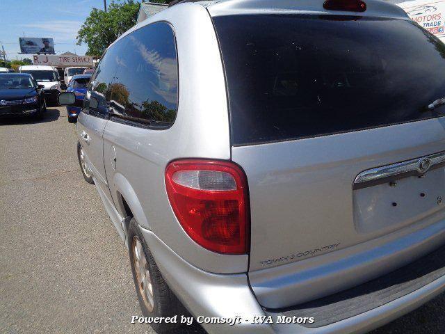 2003 Chrysler Town & Country LX