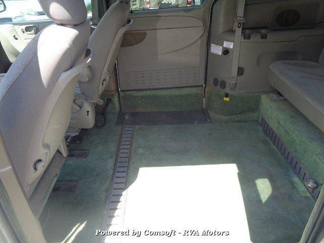 2003 Chrysler Town & Country LX