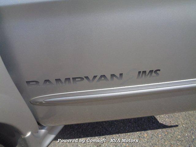 2003 Chrysler Town & Country LX