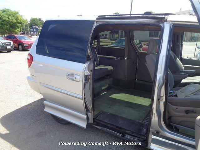 2003 Chrysler Town & Country LX