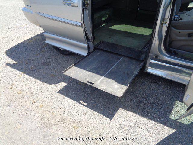 2003 Chrysler Town & Country LX