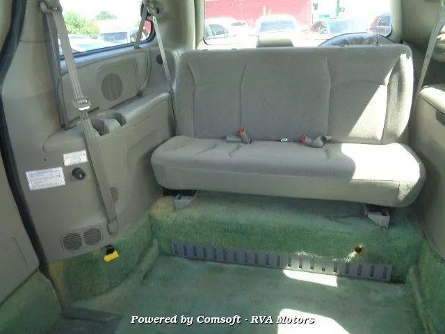 2003 Chrysler Town & Country LX