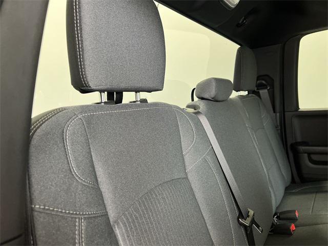 2022 RAM Ram 1500 Classic RAM 1500 CLASSIC WARLOCK QUAD CAB 4X4 64 BOX