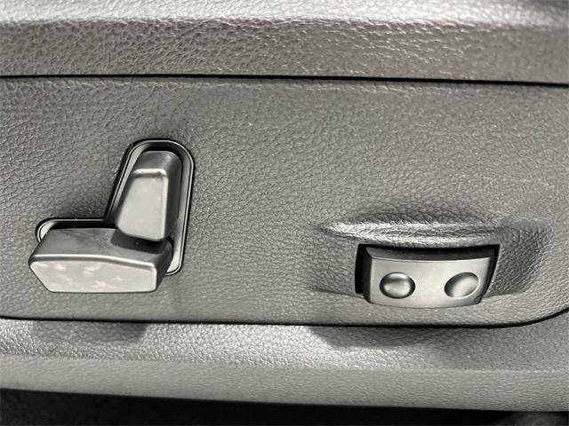 2022 RAM Ram 1500 Classic RAM 1500 CLASSIC WARLOCK QUAD CAB 4X4 64 BOX