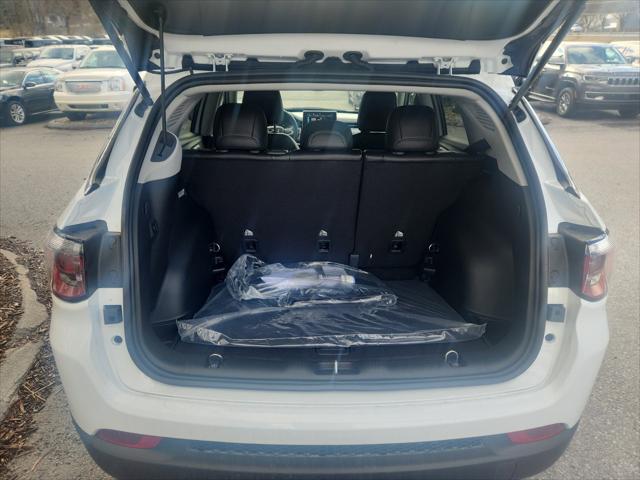 2022 Jeep Compass COMPASS LATITUDE 4X4