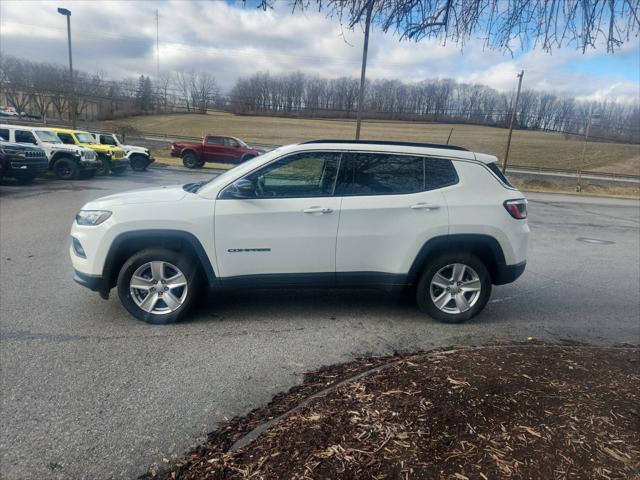 2022 Jeep Compass COMPASS LATITUDE 4X4