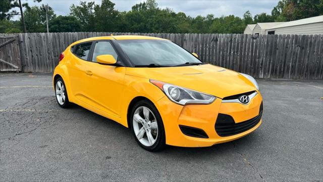 2013 Hyundai Veloster Base w/Black
