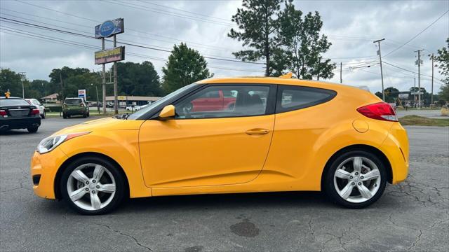2013 Hyundai Veloster Base w/Black
