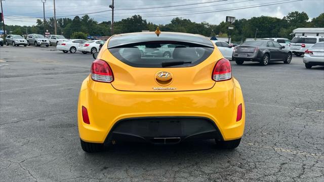 2013 Hyundai Veloster Base w/Black
