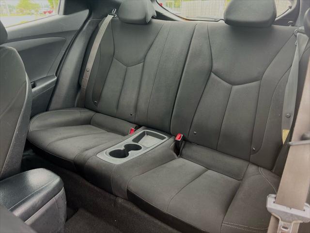 2013 Hyundai Veloster Base w/Black