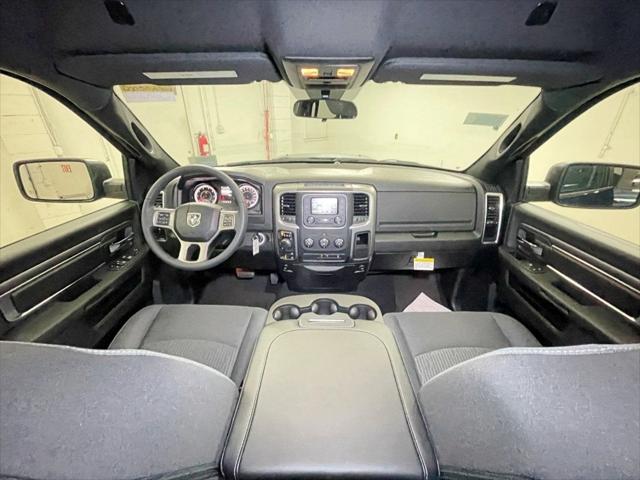 2022 RAM Ram 1500 Classic RAM 1500 CLASSIC WARLOCK QUAD CAB 4X4 64 BOX