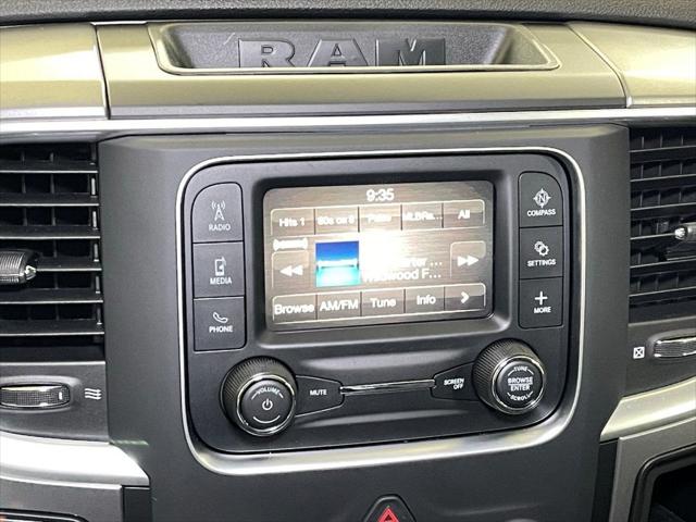 2022 RAM Ram 1500 Classic RAM 1500 CLASSIC WARLOCK QUAD CAB 4X4 64 BOX