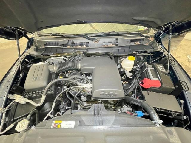 2022 RAM Ram 1500 Classic RAM 1500 CLASSIC WARLOCK QUAD CAB 4X4 64 BOX