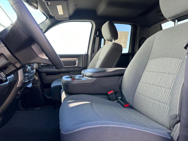 2022 RAM Ram 1500 Classic RAM 1500 CLASSIC WARLOCK QUAD CAB 4X4 64 BOX
