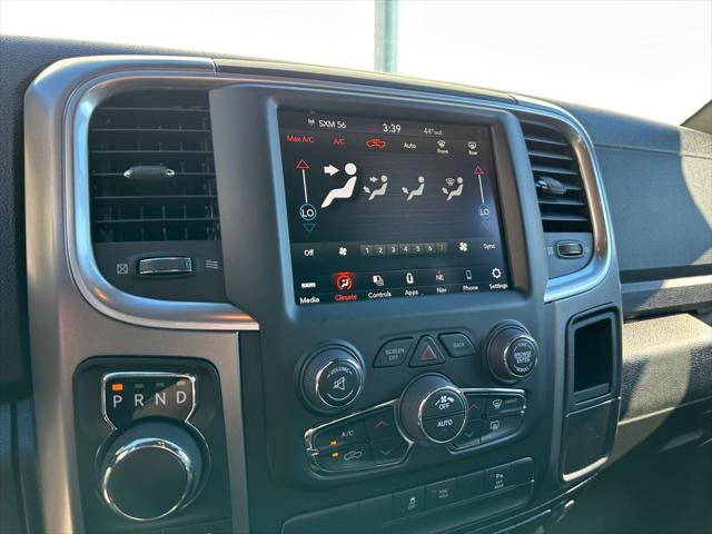 2022 RAM Ram 1500 Classic RAM 1500 CLASSIC WARLOCK QUAD CAB 4X4 64 BOX