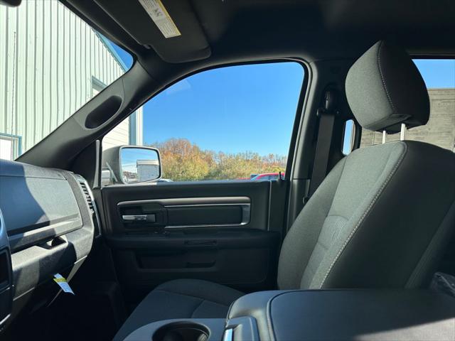 2022 RAM Ram 1500 Classic RAM 1500 CLASSIC WARLOCK QUAD CAB 4X4 64 BOX
