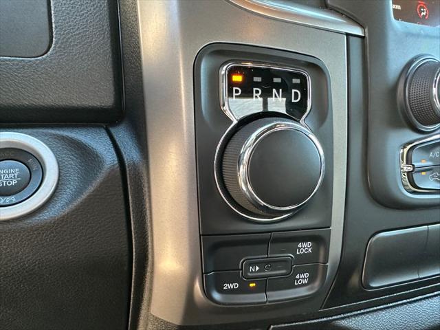 2022 RAM Ram 1500 Classic RAM 1500 CLASSIC WARLOCK QUAD CAB 4X4 64 BOX