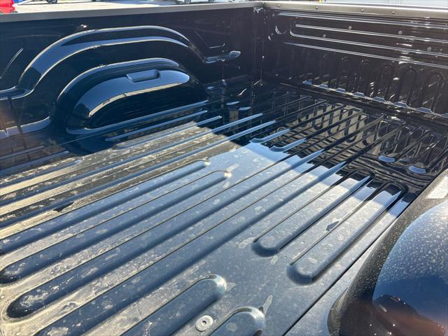 2022 RAM Ram 1500 Classic RAM 1500 CLASSIC WARLOCK QUAD CAB 4X4 64 BOX