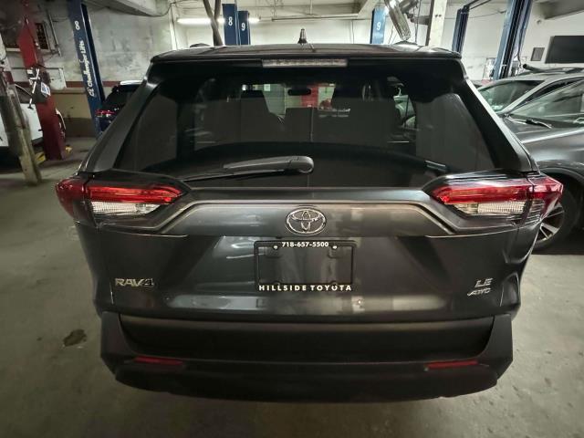 2020 Toyota RAV4 LE [4]
