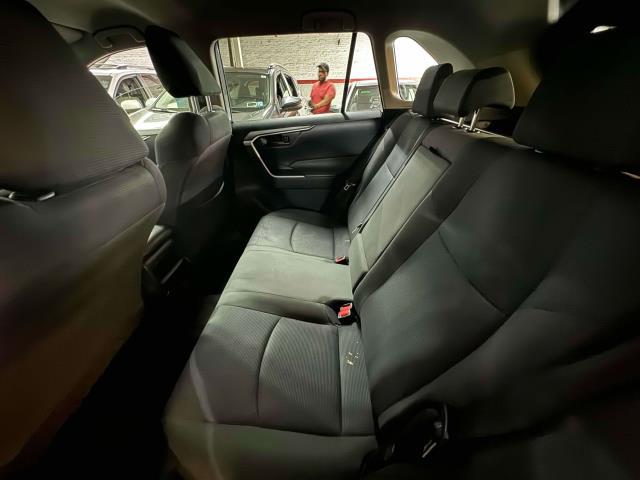 2020 Toyota RAV4 LE [9]