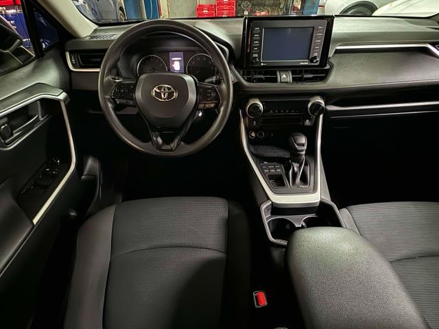 2020 Toyota RAV4 LE [11]